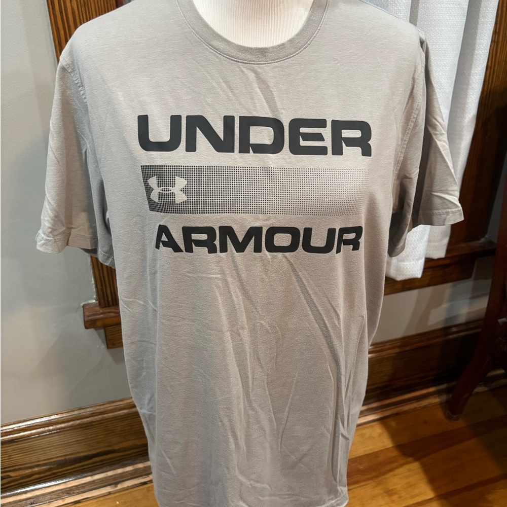 Under Armour Men's Gray Short Sleeve Tee